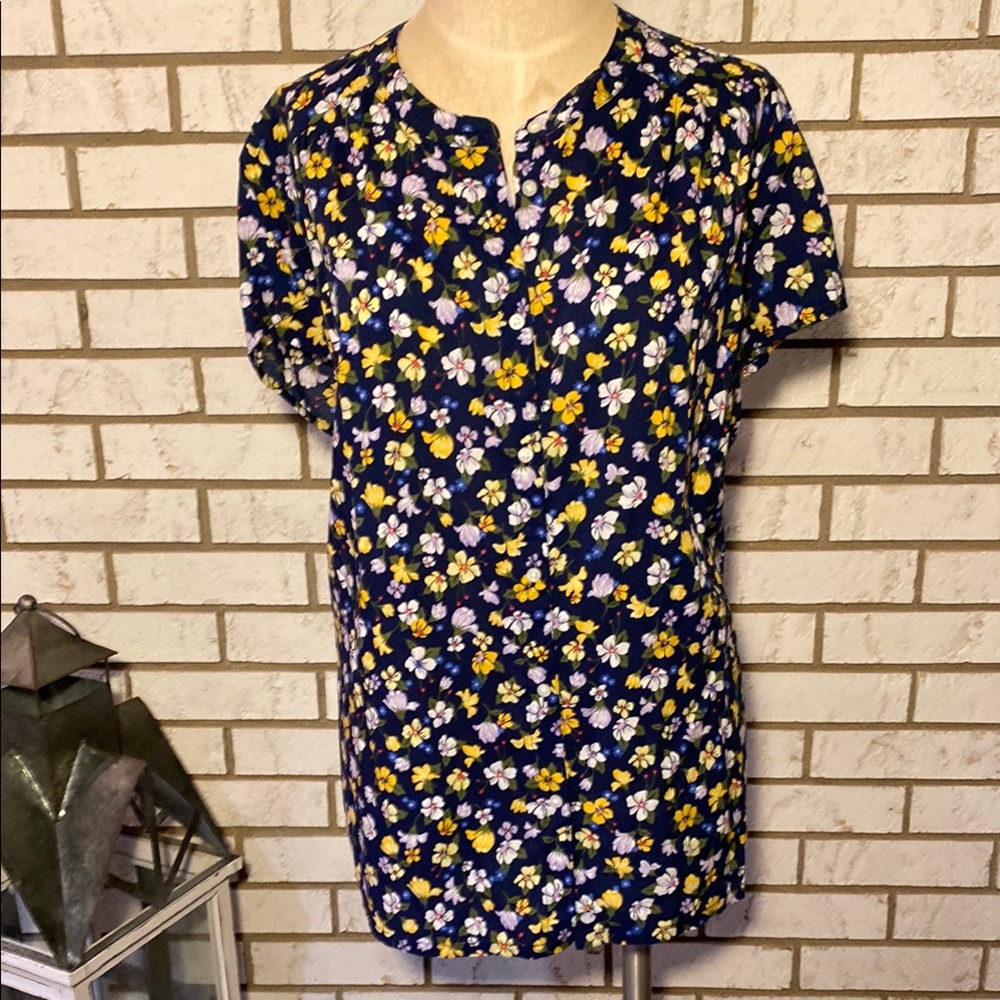 Old Navy Floral Button-Up Top
